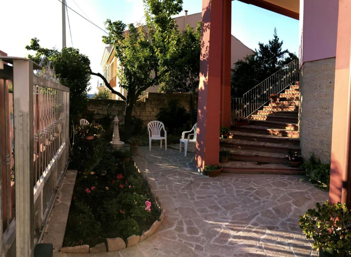 Casa Andreana Bed and Breakfast Uri Εξωτερικό φωτογραφία